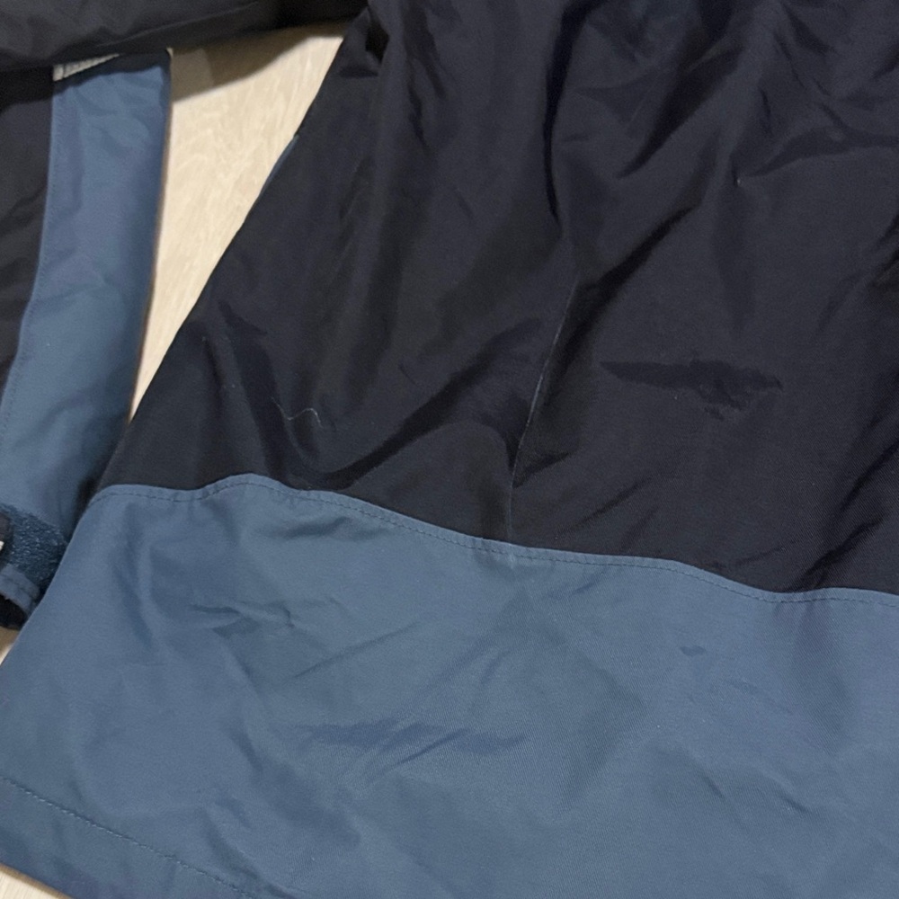 Columbia Navy and Black Windbreaker - Picture 9 of 9